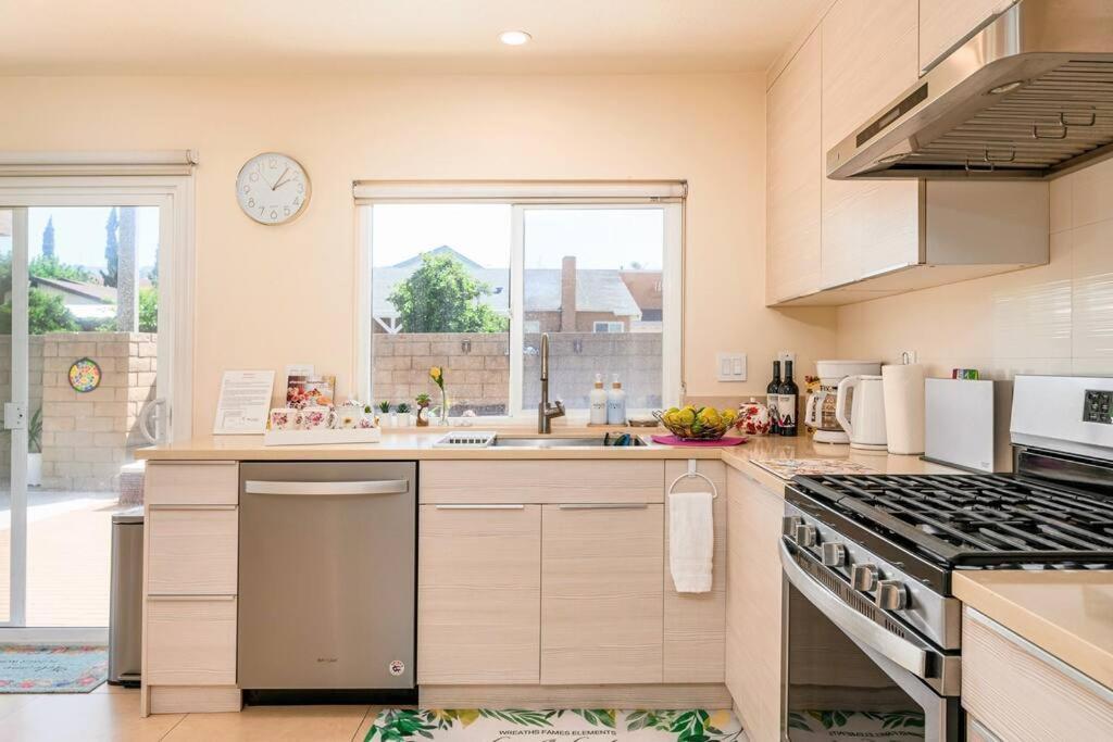 הסיינדה הייטס La Sunny House Beautiful Yard 7 Rooms 4 Bathrooms Near Disneyland & Hollywood & Downtown מראה חיצוני תמונה